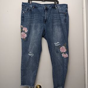 Lane Bryant Jeans Womens Size 26 + Rose Embroidered Mid Rise Stretch Distressed